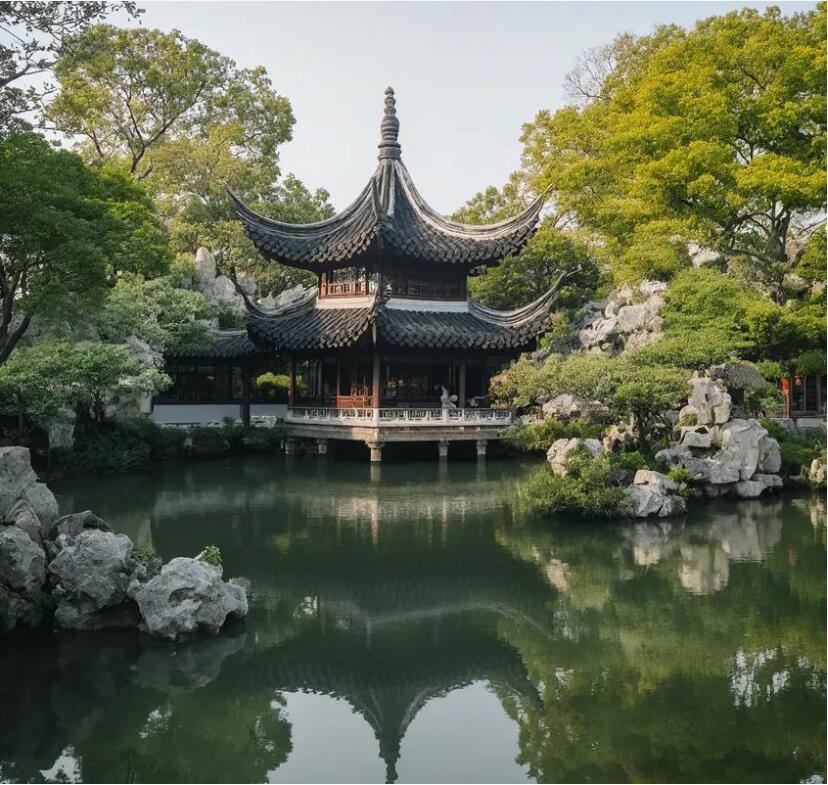 鸡西梨树雨双宾馆有限公司